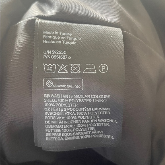 H&M Classic Black A-Line Skirt - Picture 6 of 6